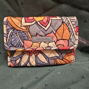 Like New Vera Bradley Wallet. Tropical Evening Pattern